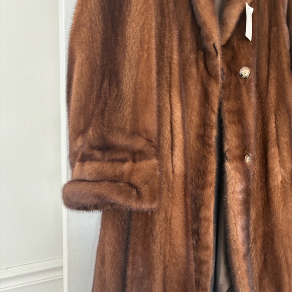 100% Authentic Mink Elegant Brown Fur Coat - Picture 4 of 10